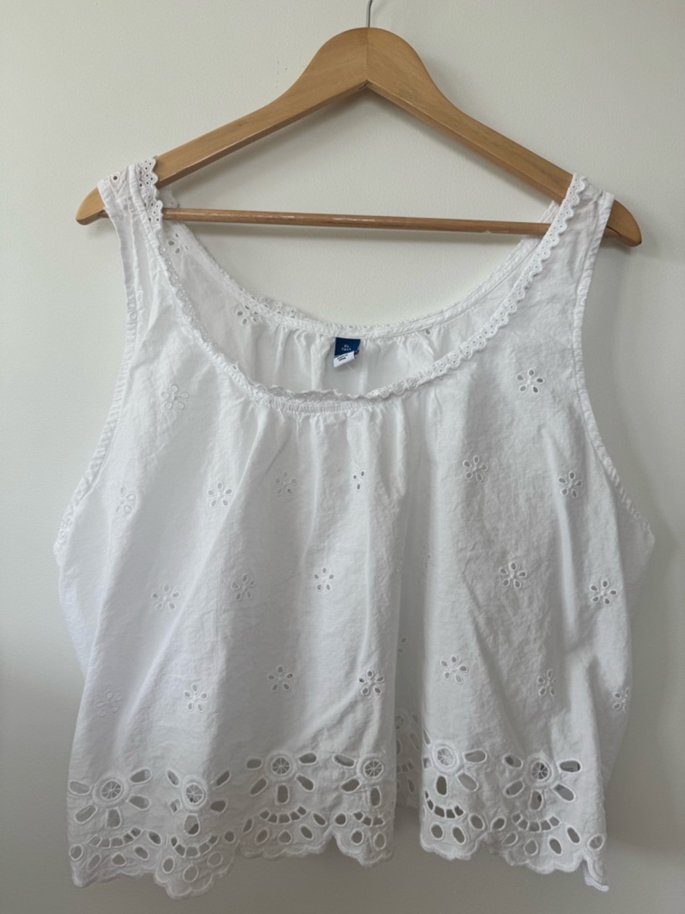 Old Navy Women’s XL Tall White Eyelet Tank Top Embroidered Cotton